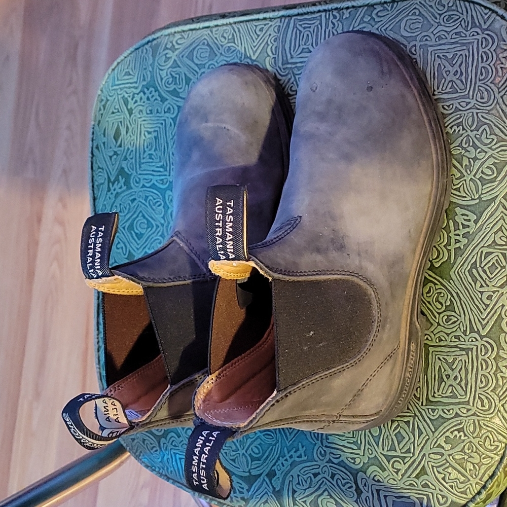 Gray Blundstones